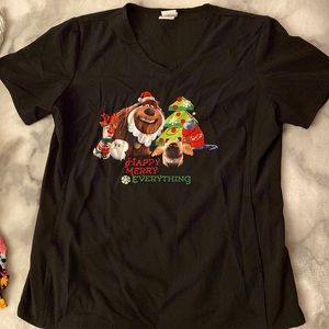Like new! Secret life of pets 2  Christmas scrub top womens medium
